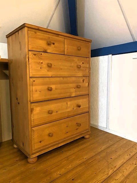 Tweepersoonsbed grenen met ladenkast