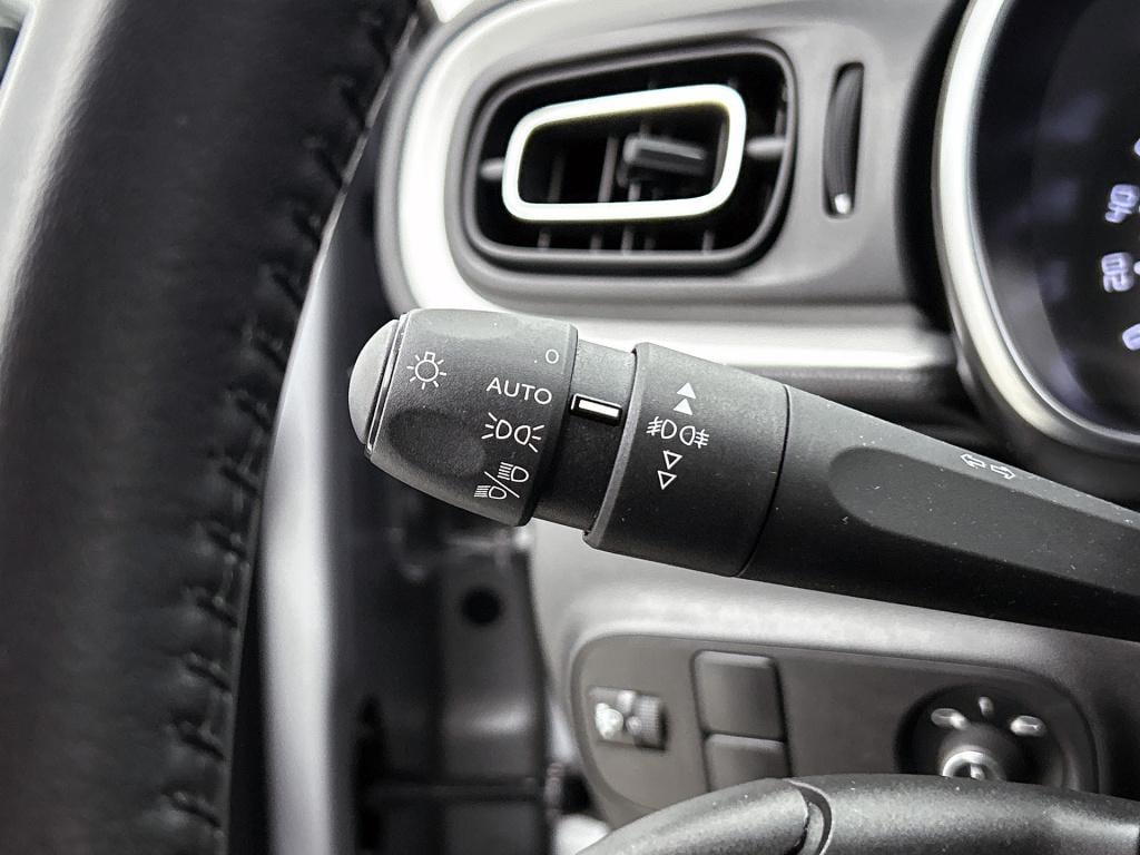 Citroen C3 110 pk automaat shine | rijklaar | comfort seats | 17" lichtmeta