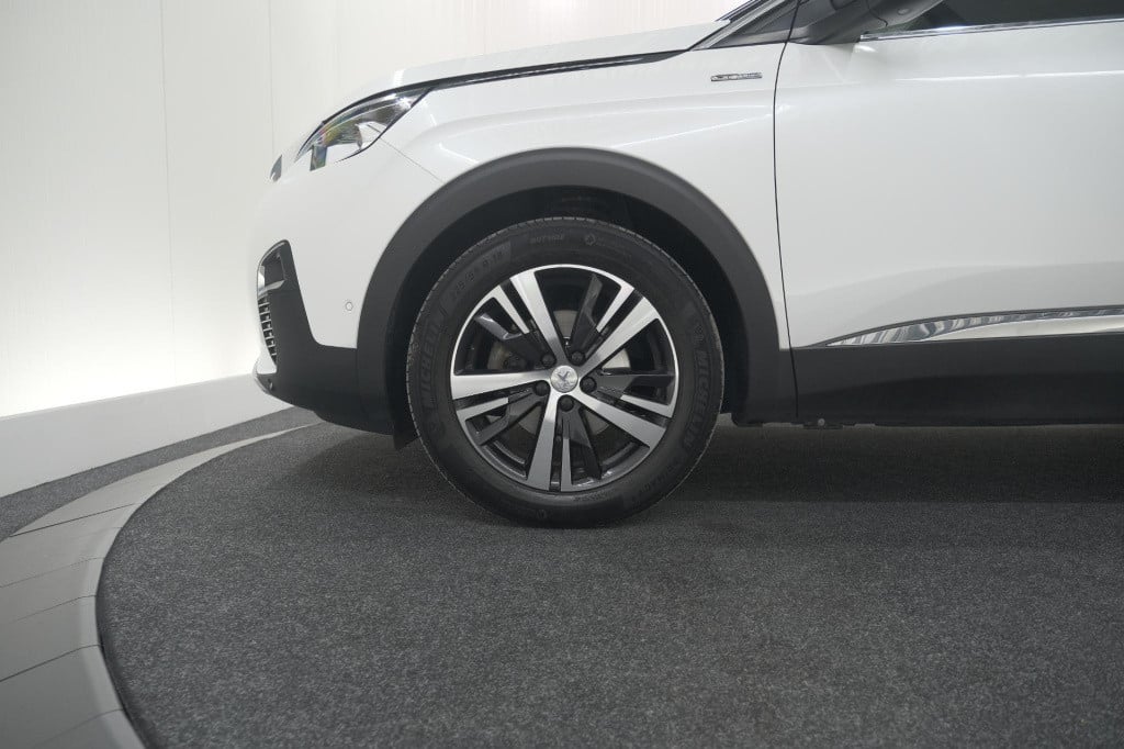 Peugeot 3008 puretech 130 gt-line | camera | dodehoekdetectie | navigatie |