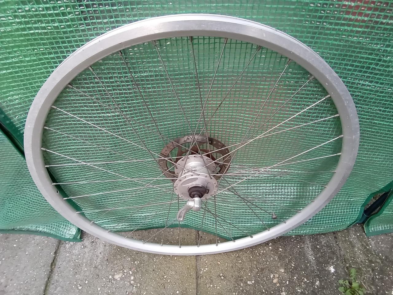 28inch voor en achterwiel naafdynamo schrijfrem 8 speed cassette uitvalnaaf