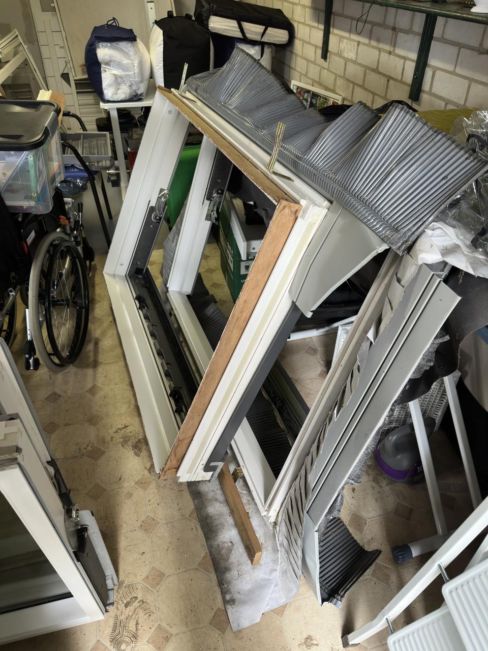 Velux dakraam GGL UK04 2 stuks