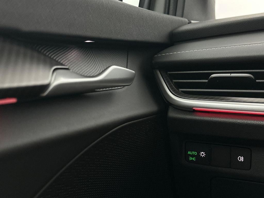 Skoda Onbekend sportline elektromotor 150 kw / 204 pk suv elektri