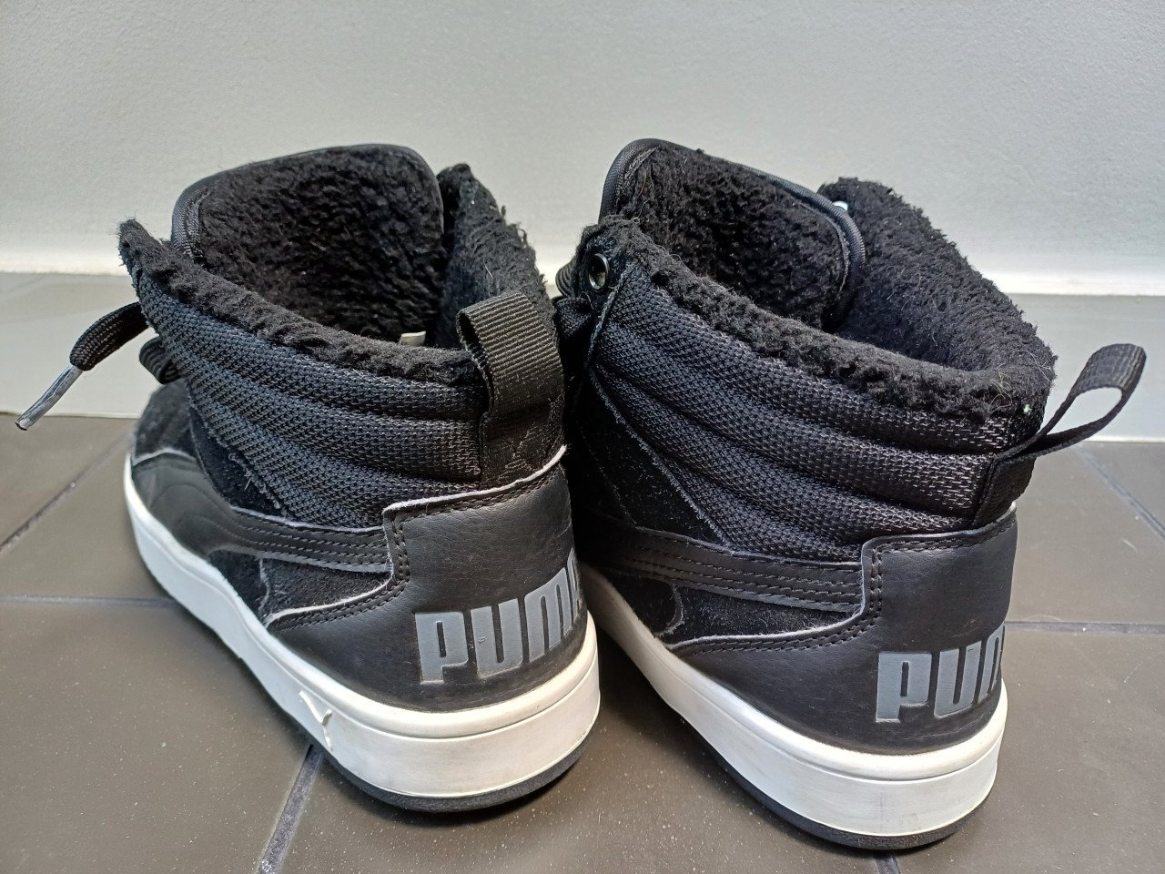 HOGE, zwarte PUMA SNEAKERS, 38 met softfoam+ inlegzool