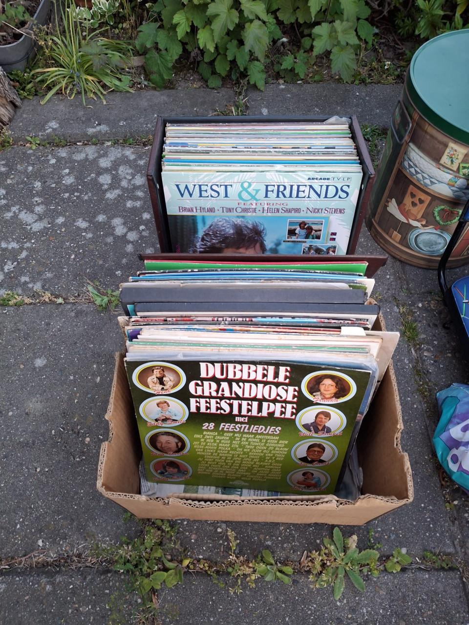 Rommelmarktspullen     GERESERVEERD