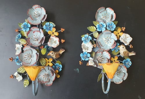 2 brocante/vintage metalen wandkandelaars