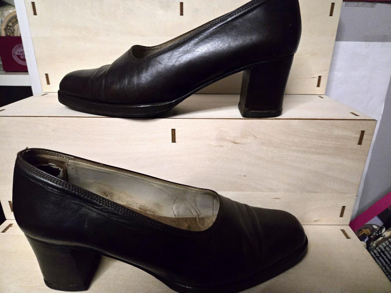 Klassieke donkerbruine leren pumps maat 39.5 zijn gemaakt in Italië