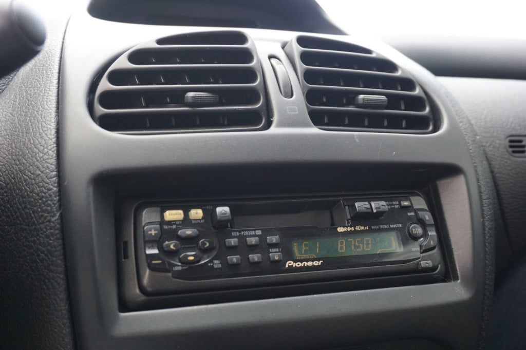 Peugeot 206 1.4 xt automaat - elektr. ramen / nieuwe apk!