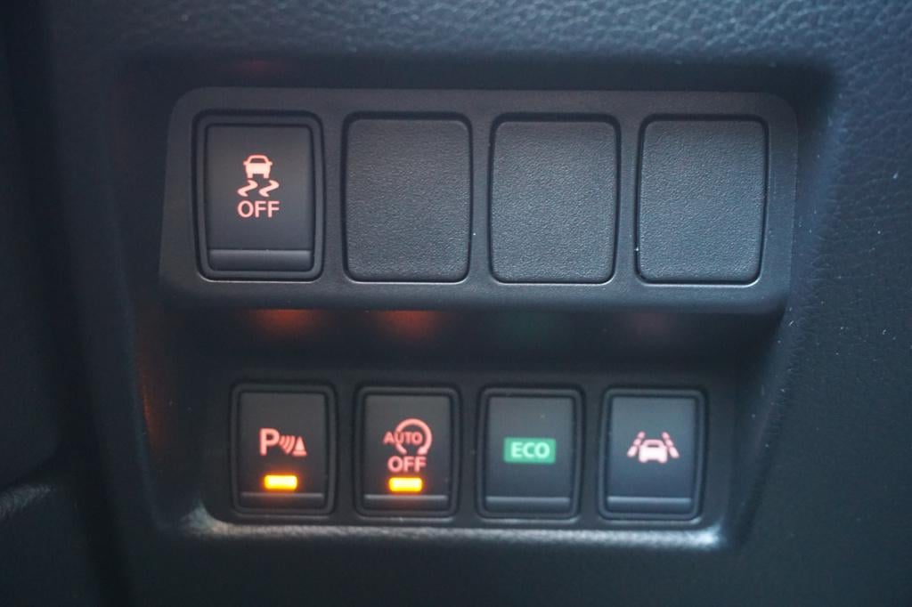 Nissan Qashqai 1.2 tekna - automaat / climate / navi / cruise / leder / cam