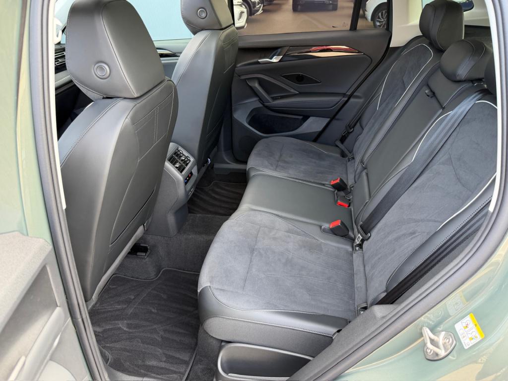 Volkswagen Tiguan 1.5 ehybrid elegance 204pk | trekhaak | 360 camera | pano