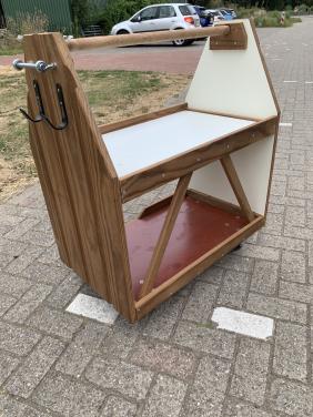Hardhouten paarden zadelkar