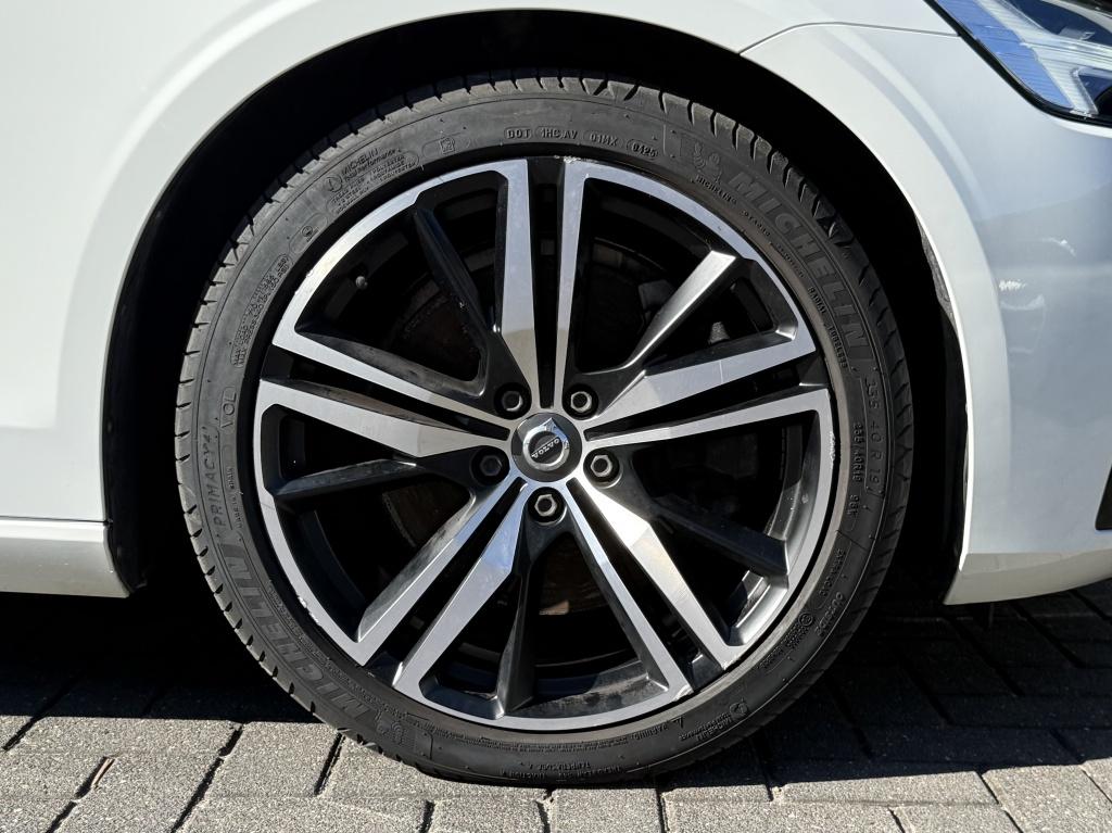 Volvo V60 t6 340pk recharge r-design| full options! trekhaak