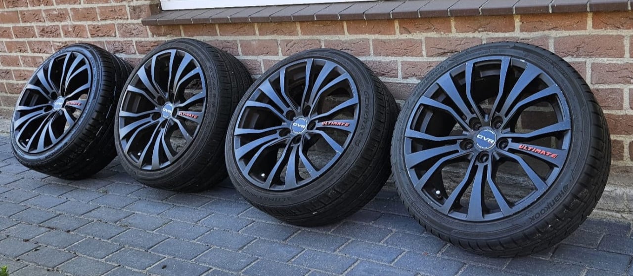 Lichtmetalen Velgen met Banden Audi A3 225-40-18, 5x112