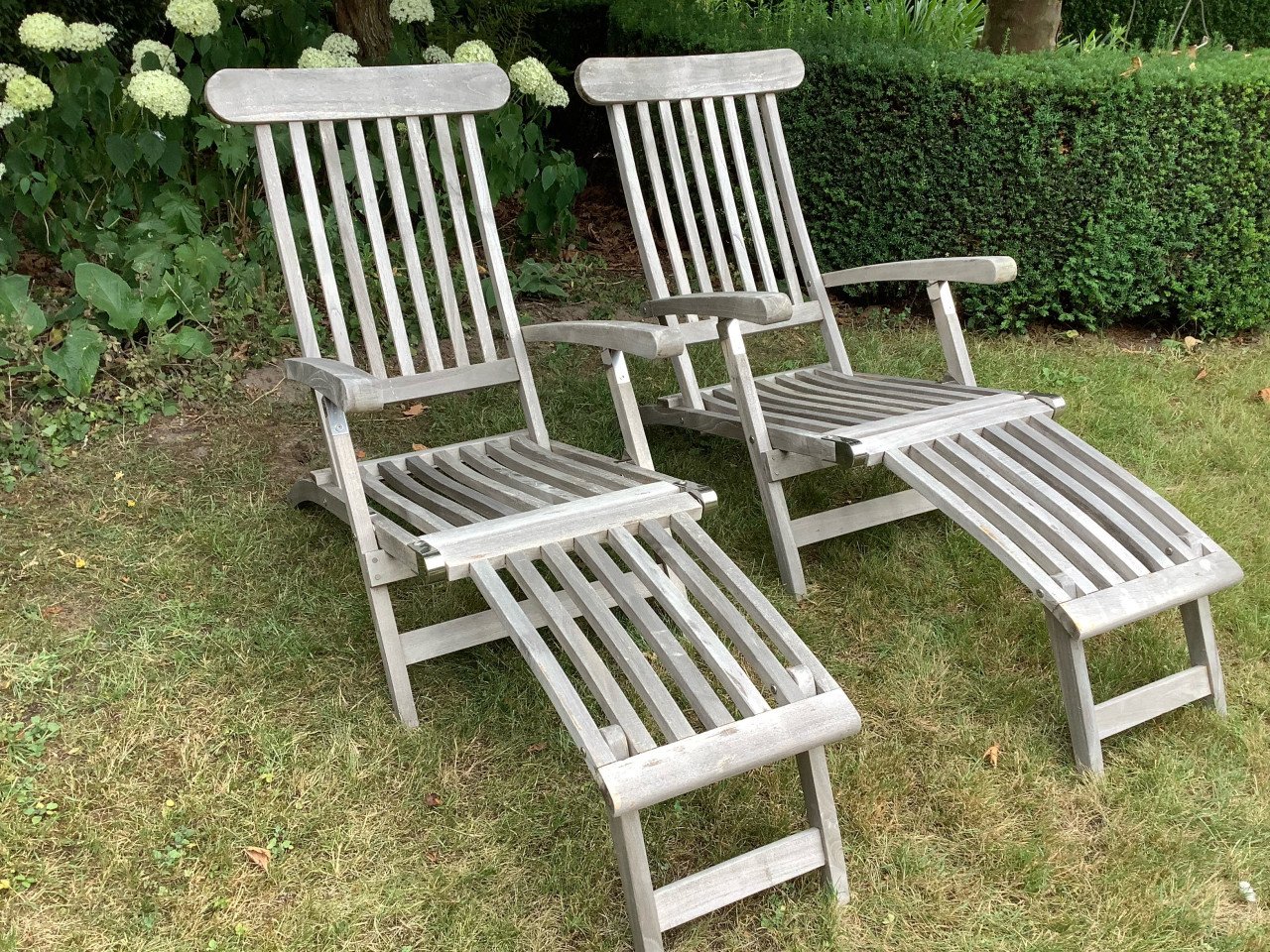 2 ligstoelen tuinstoelen deckchairs teak met gratis kussens
