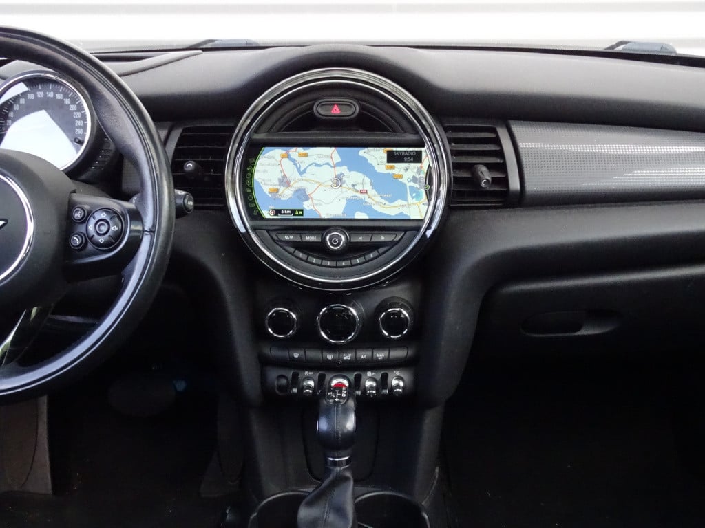 Mini Cooper mini 1.5 chili automaat | hud | pano | led