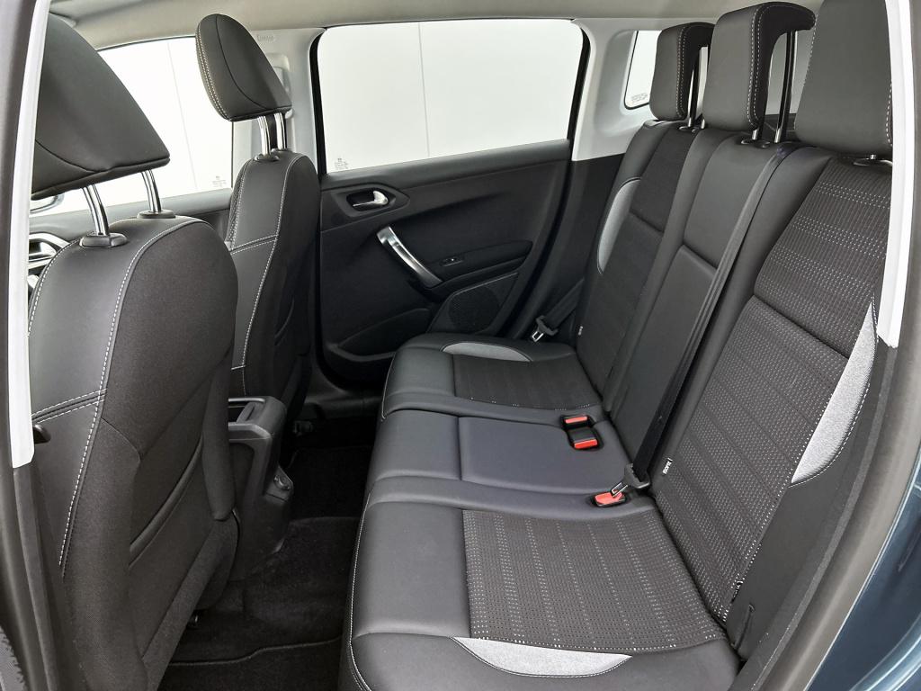 Peugeot 2008 110 pk allure | rijklaar | panoramadak | trekhaak | camera |