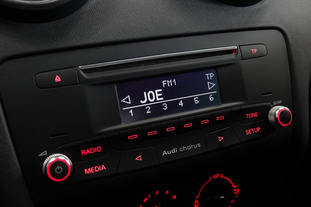 Audi A1 Sportback 1.0 tfsi | airco | pdc | 17" |