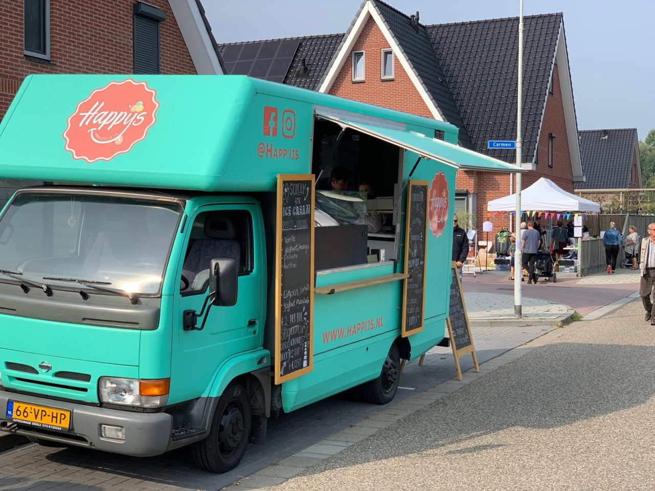 Rijdende ijssalon Nissan Primastar
