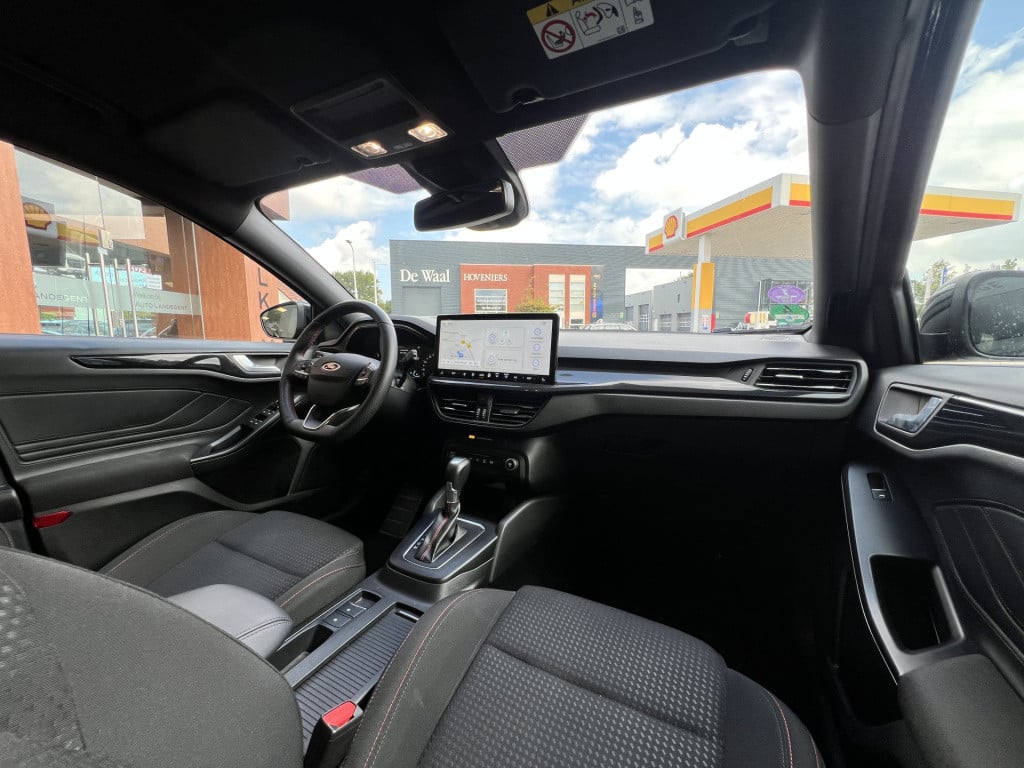 Ford Focus wagon 1.0 ecoboost hybrid st line | winter package | camera | cr