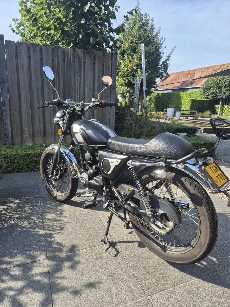 Mash 50 schakelbrommer, zwart/chroom, retro