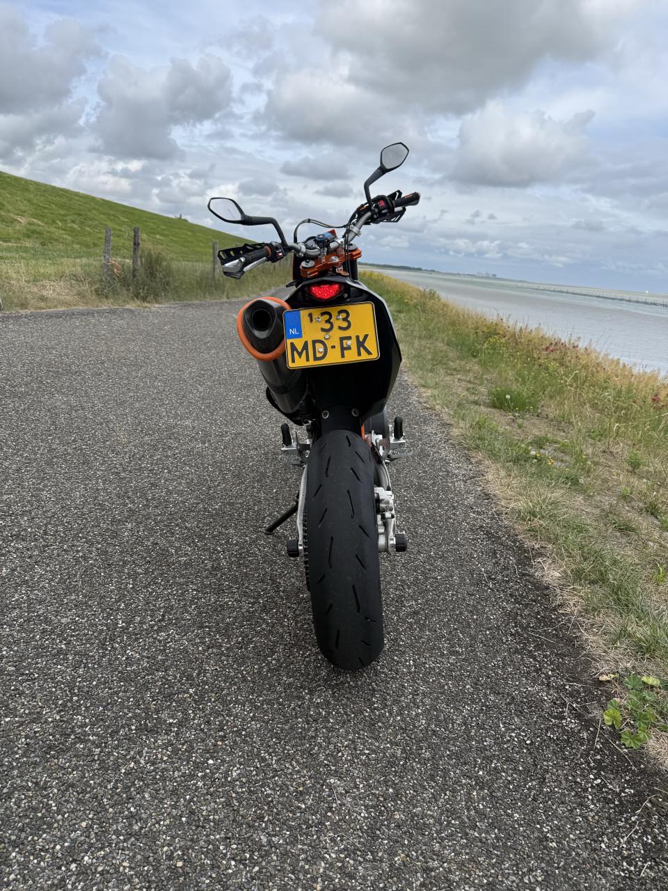 KTM 690 SMC R | 2013 | 23.587 km | Akrapovič | Zeer nette staat
