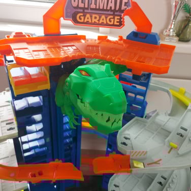 Hotwheels racebaan t-rex