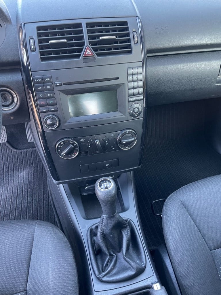 Mercedes-Benz A-Klasse blue efficiency business class