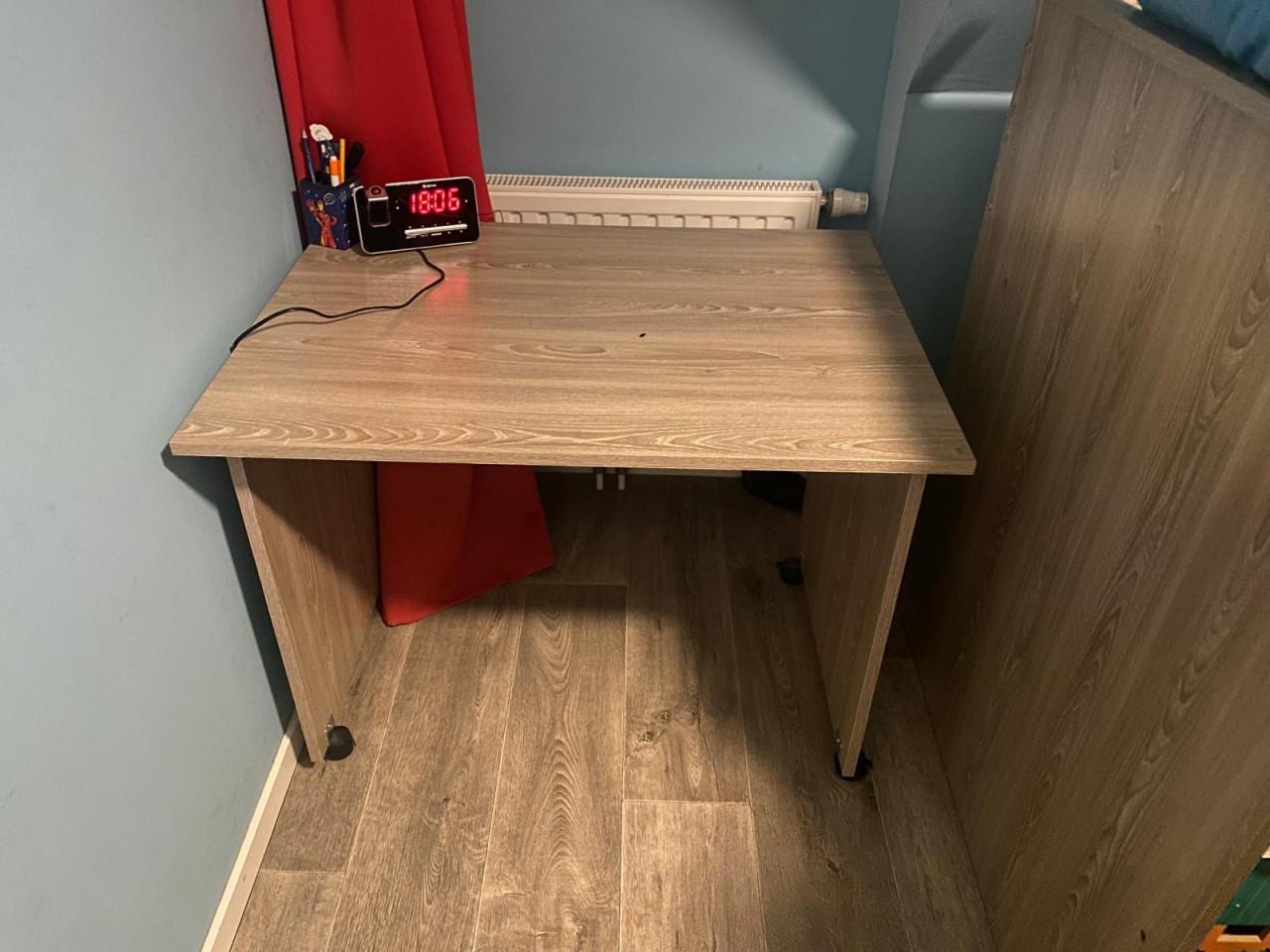 Half hoogslaper met bureautje te koop