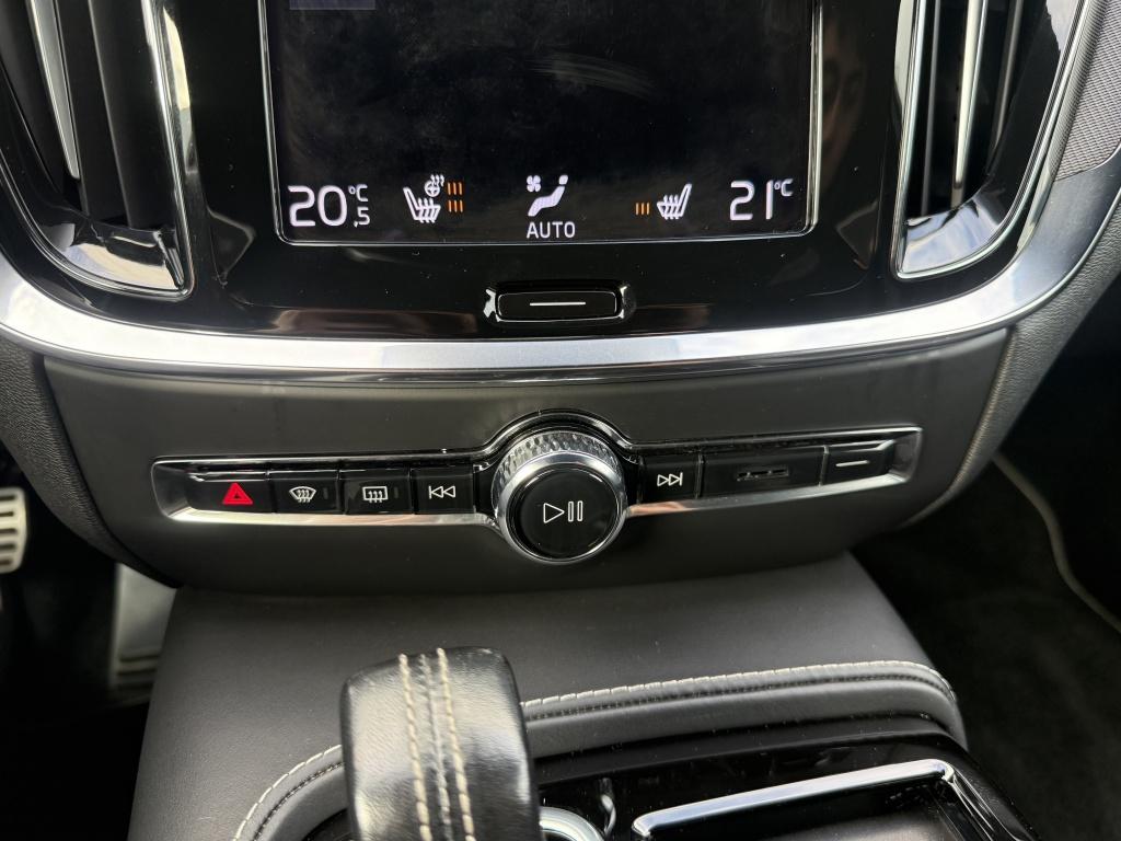 Volvo V60 t6 340pk recharge r-design| adap.cruise| camera| h&k sound| keyl