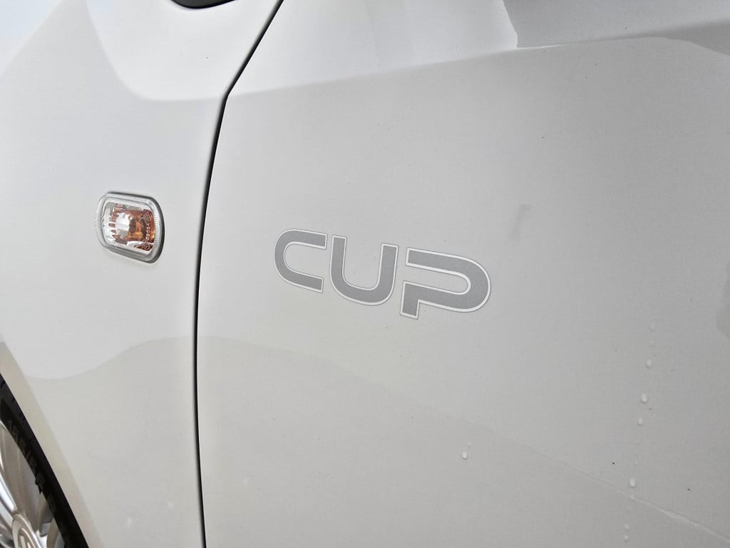 Volkswagen UP! 1.0 high up! bluemotion met cruisecontrol | unieke uitvoerin