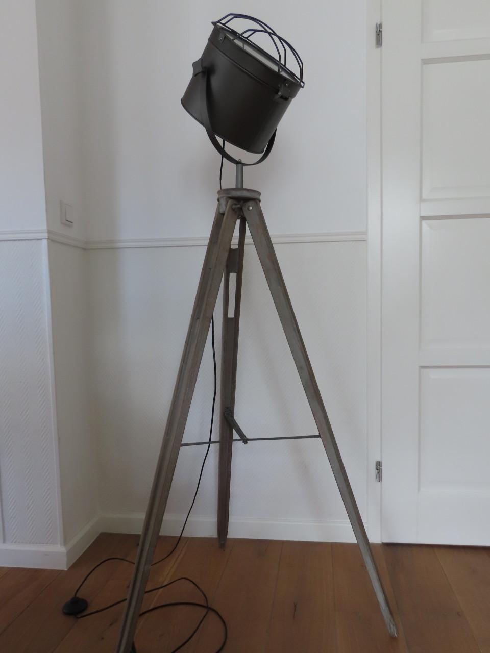 Industriële driepoot vloerlamp, hout/metaal