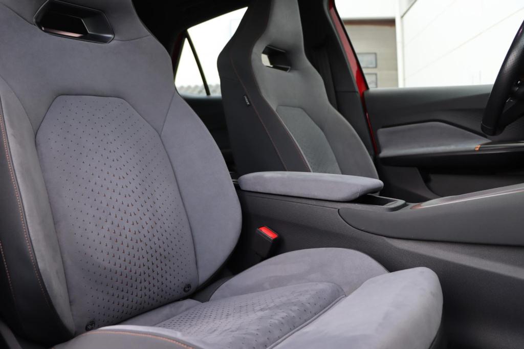 Cupra Born adrenaline 62 kwh 231pk | soh 94,8% |