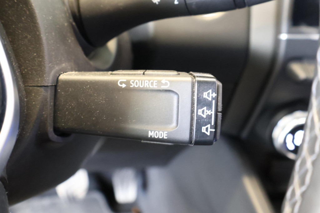 Renault Clio 1.0 tce intens nl auto, led, cruise, all season, digi dash