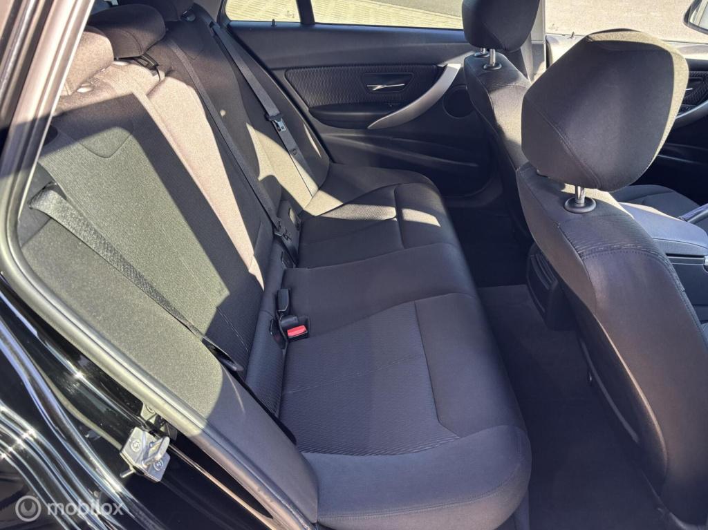 BMW 3-serie touring 316i executive sport apple carplay