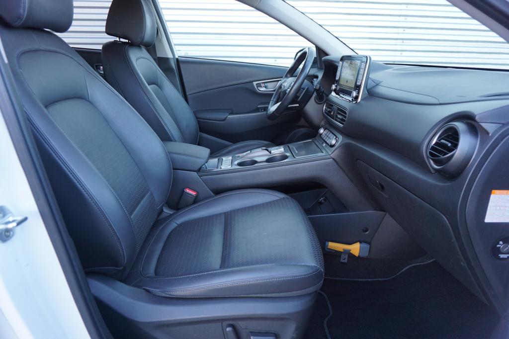 Hyundai Kona ev premium 64 kwh automaat - airco / navi / cruise / leder / s
