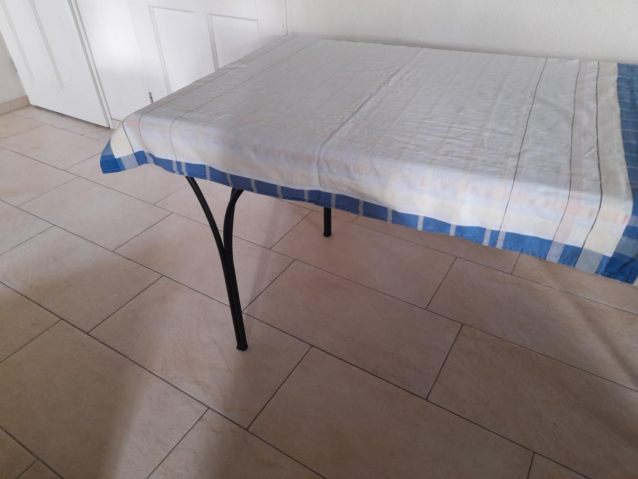 Retro tafellaken 100 x 110 ( netjes en schoon)