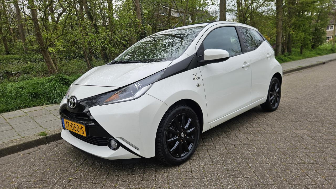 Prachtige TOYOTA AYGO X-WAVE Cabrio Top 2016 / NL AUTO / NAP / 80.895 km !