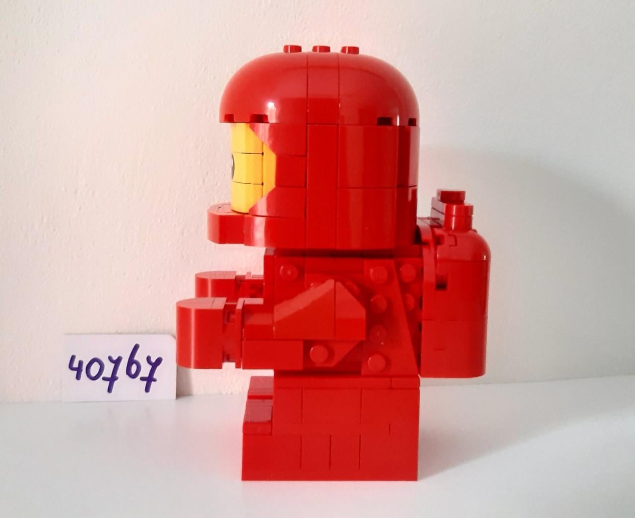 LEGO Space 40767: babyastronaut, Up-Scaled Baby Astronaut, limited edtiion