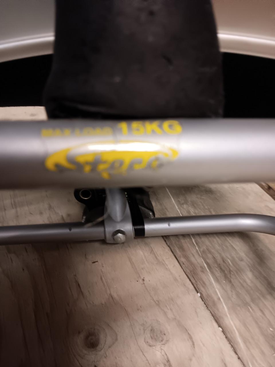 Moederstuur met windscherm