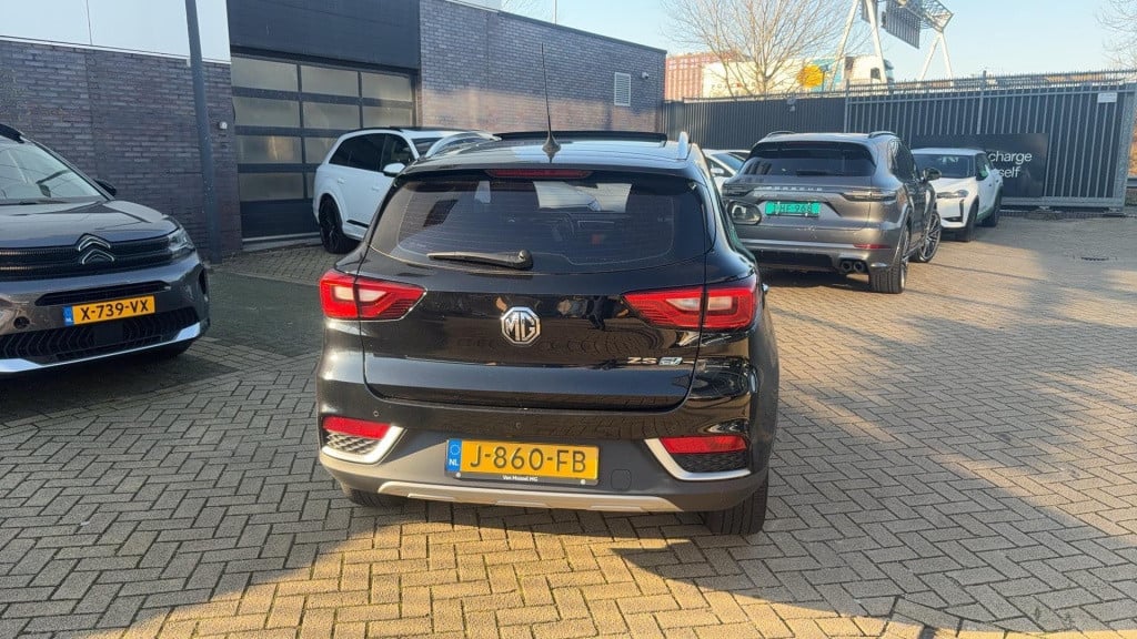 MG Zs-ev mg luxury 45 kwh