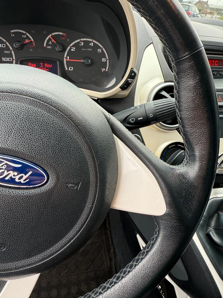 Ford KA 1.2 - titanium - airco