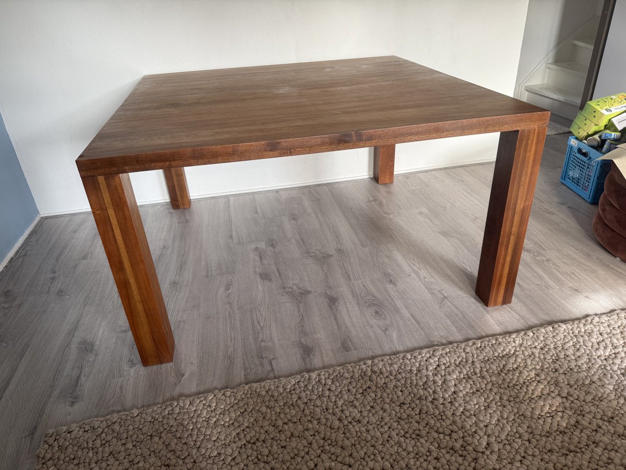 Walnoten eettafel Bert Plantagie 140 x 140 cm