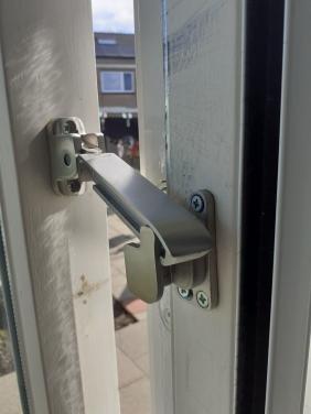 AXA Kierstandhouder (type EX) Geborsteld RVS: deuren/ramen