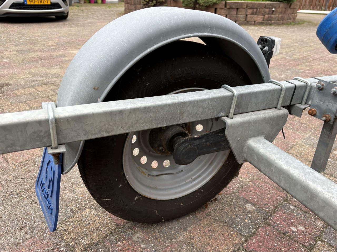 Kanteltrailer TTH 750 EASYROLLER COC met gratis Wayfarer zeilboot