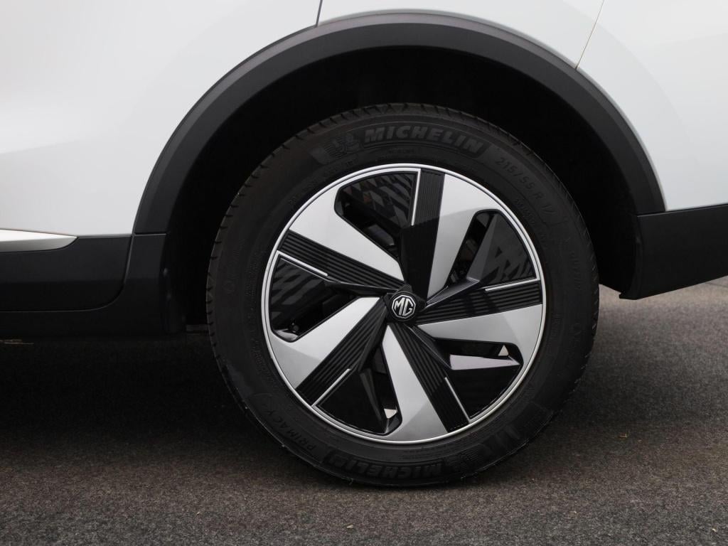 MG Zs Ev long range luxury 70 kwh | automaat | panoramadak | leder | naviga