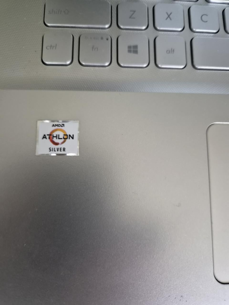 Asus laptop 17 inch FHD,