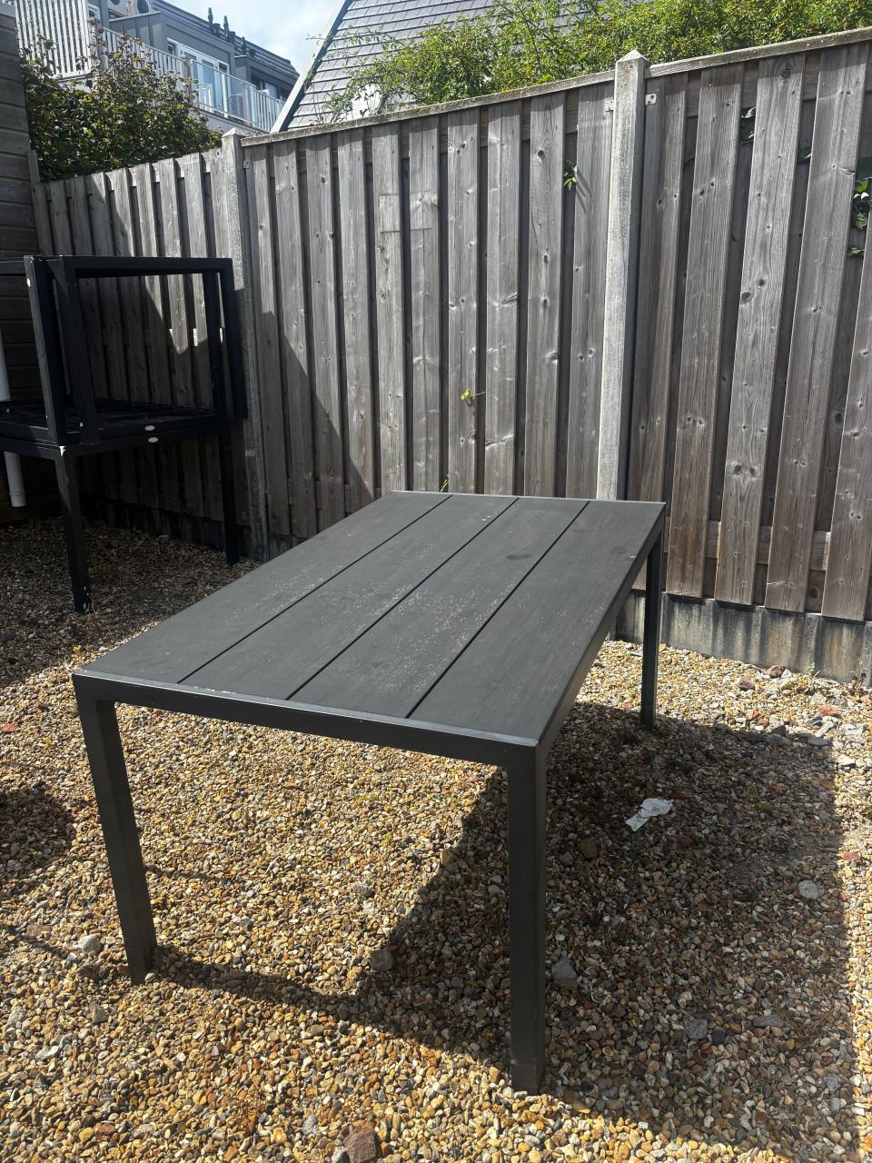 Grote tuintafel