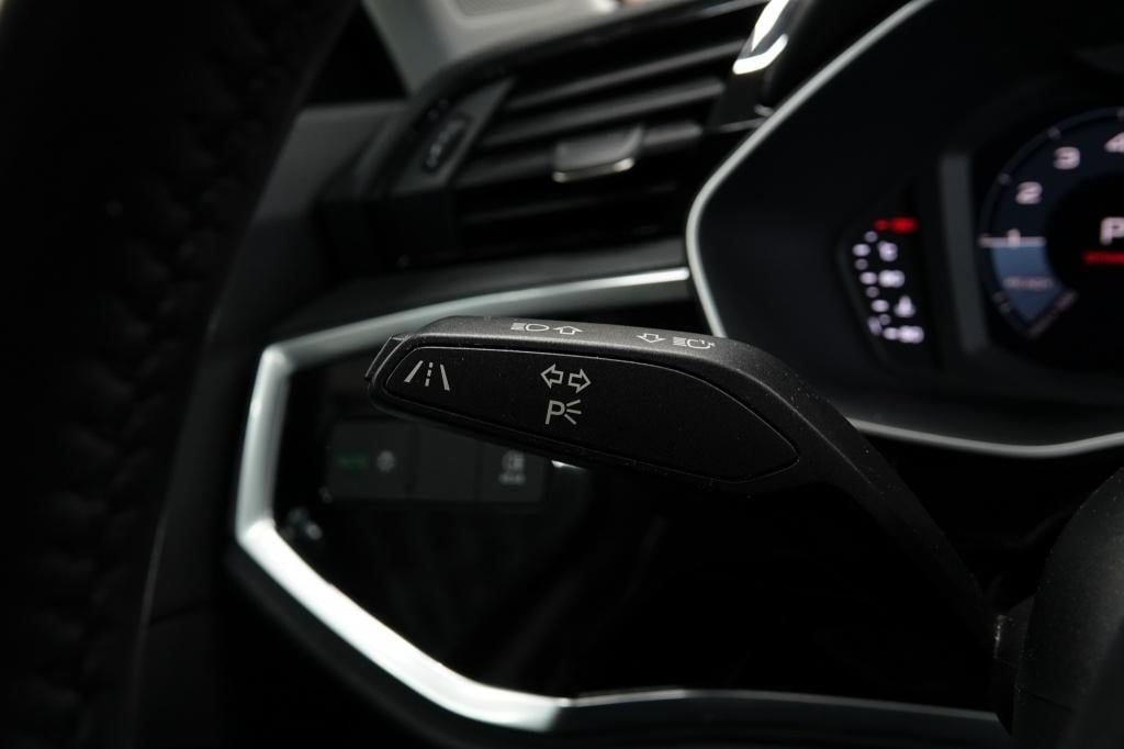 Audi Q3 sportback 1.5 tfsi | acc | driveselect | pdc |