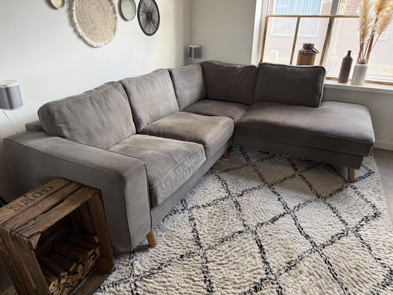 Mooie hoekbank (relaxed/plof bank)