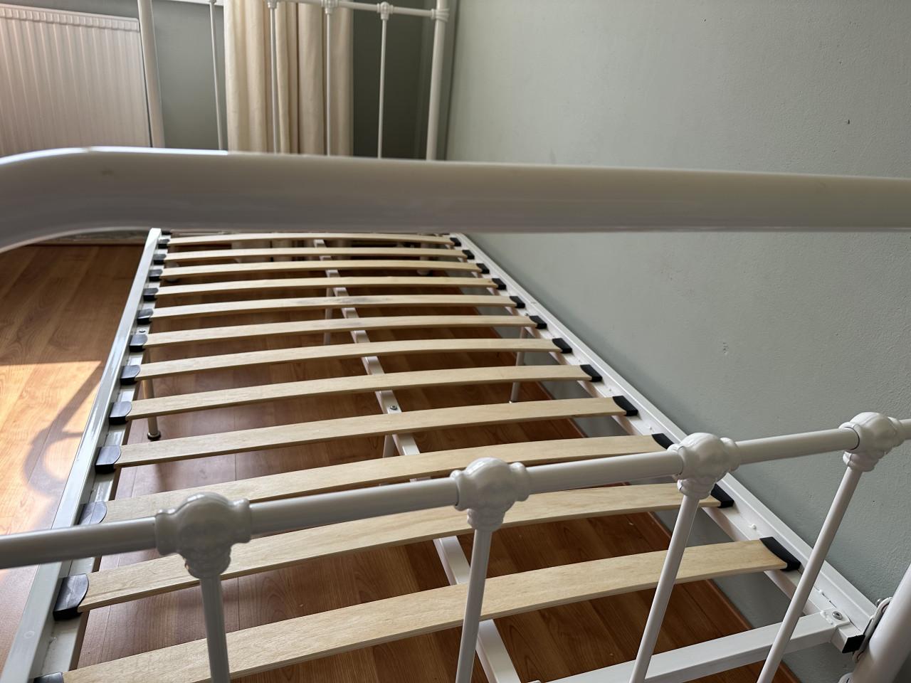 Eenpersoons bed