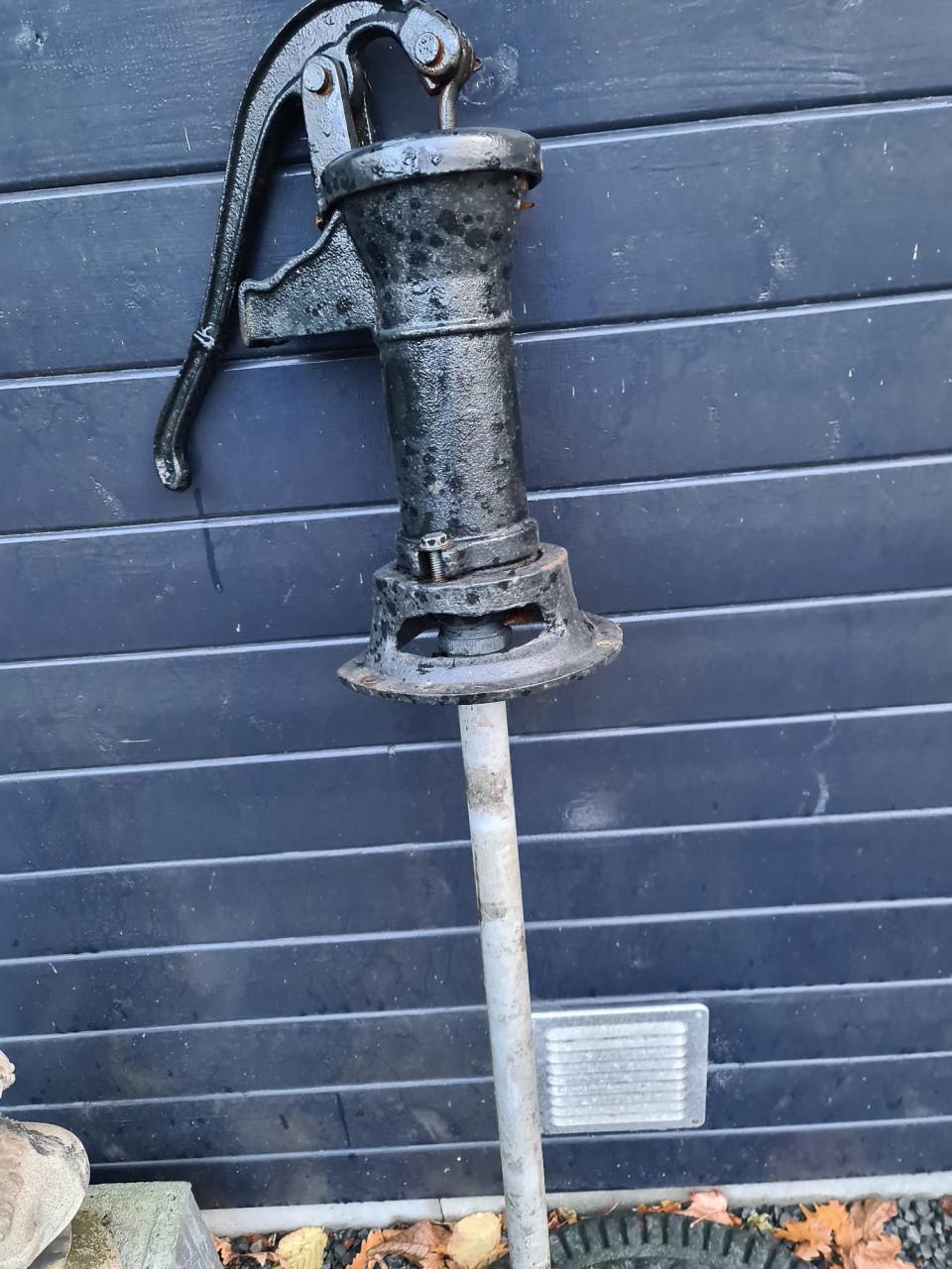 Hand waterpomp  voor regenton